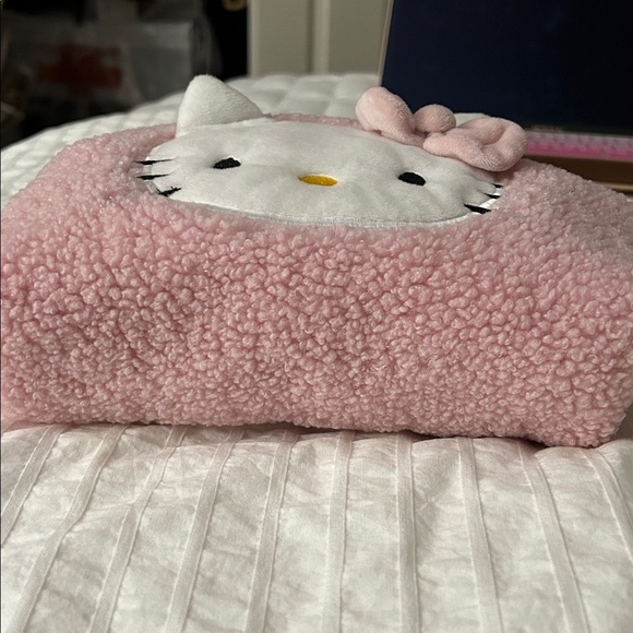 NWOT Hello kitty cosmetic case - Picture 3 of 9